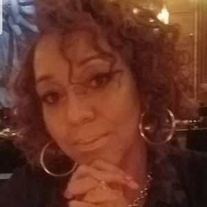 Meet your Posher, Iris